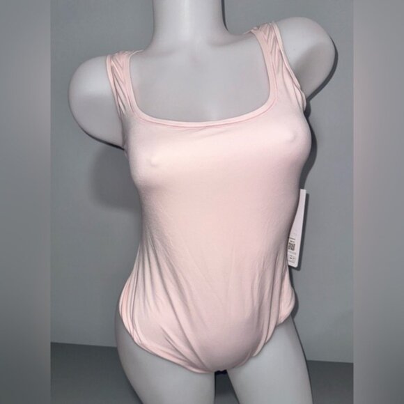 NWT Strawberry Milkshake Wundermore Bodysuit - Picture 1 of 6